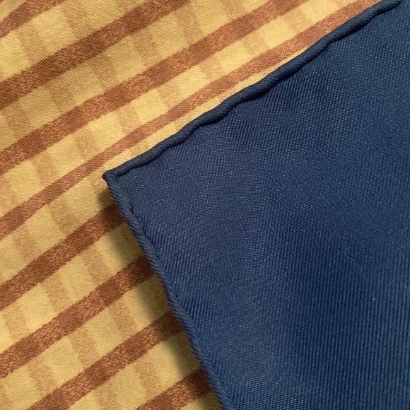 Hermes Rare color La Ronde des Heures Silk Scarf - Picture 10 of 15